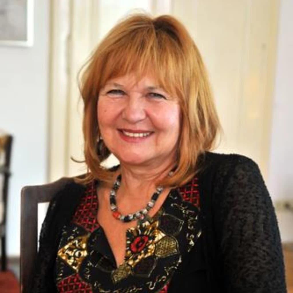 Mag. Anna Braunhofer , BA pth.