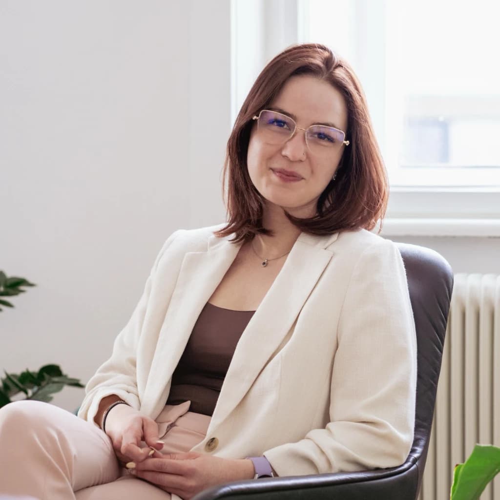 Larissa Danae Bruckboeg, BA pth.